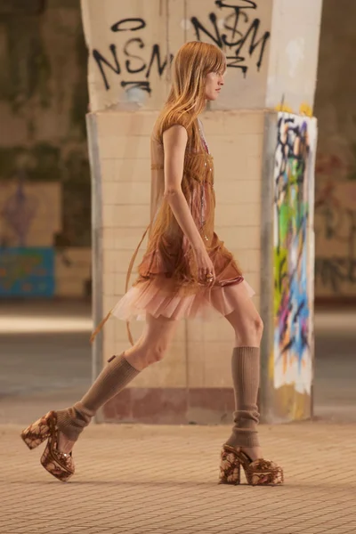 Look 3